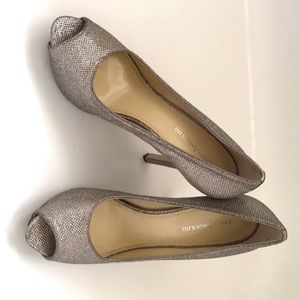 Vintage Enzo Angiolini gold glitter peep-toe stilettos size 8.5